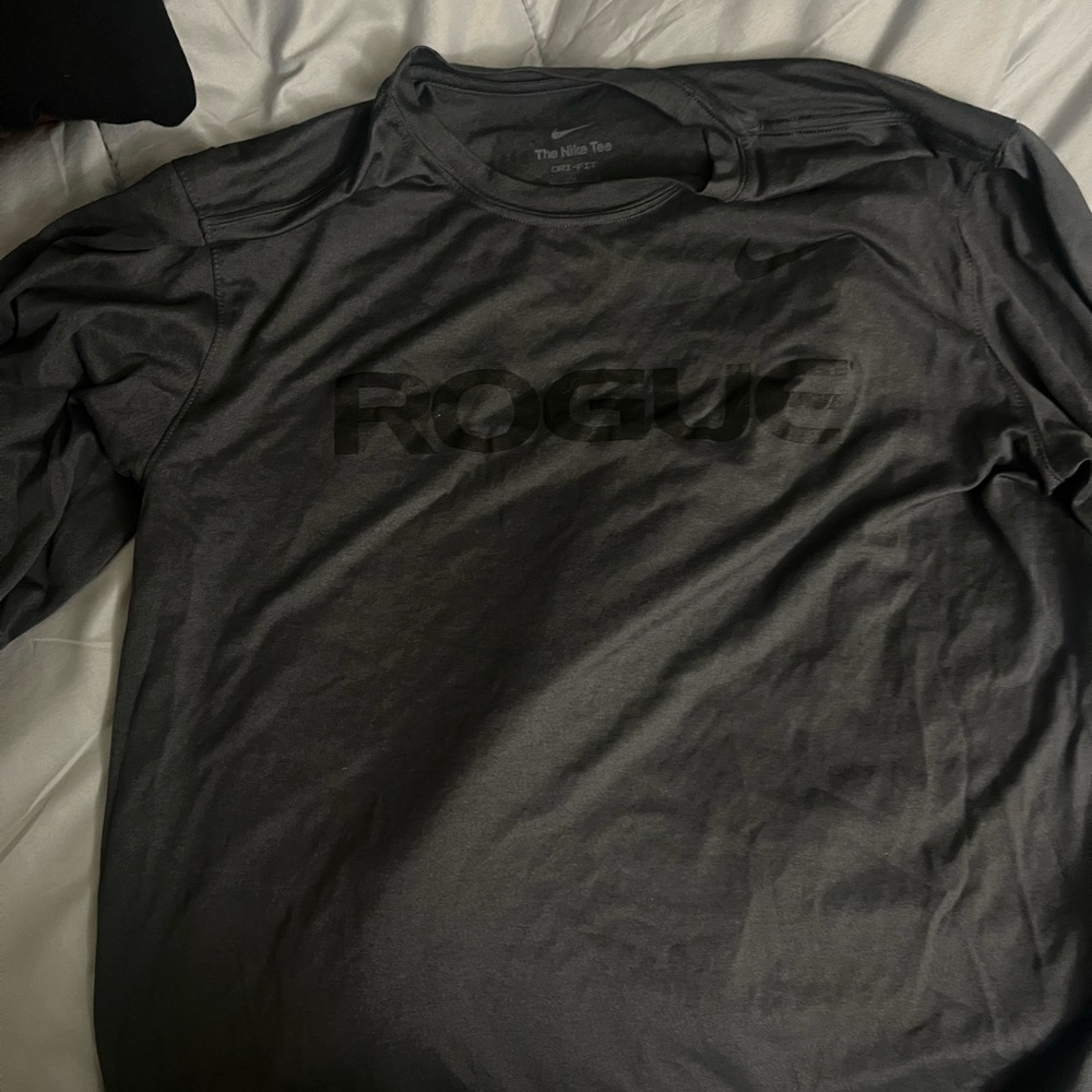 Rogue Fitness Nike Dri-Fit Longsleeve Tee Large